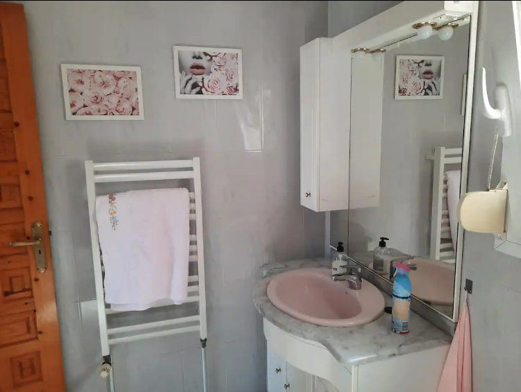 Bathroom washbasin and mirror