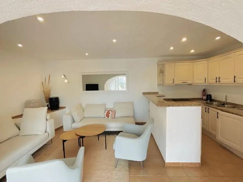 Open kitchen and lounge